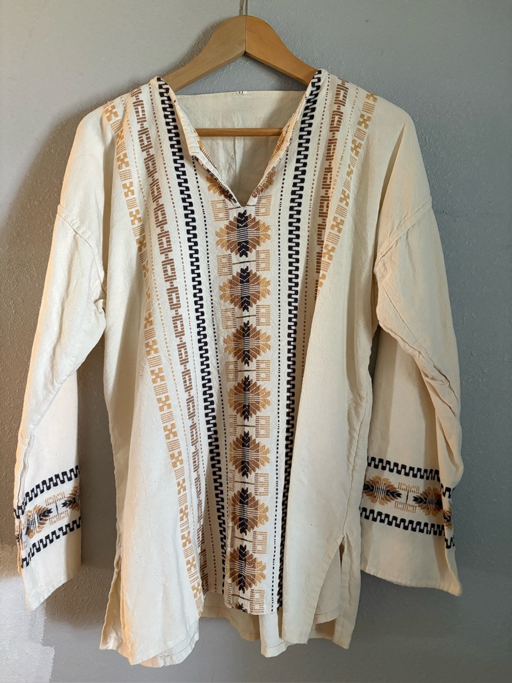 Vintage Guatemalan Embroidered Boho Peasant Top in Cream and Tan XL